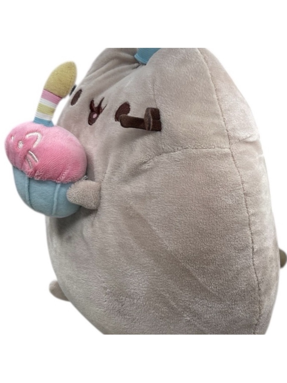 Pusheen Plush Tag on Soft Light Gray Fabric - Picture 5 of 6